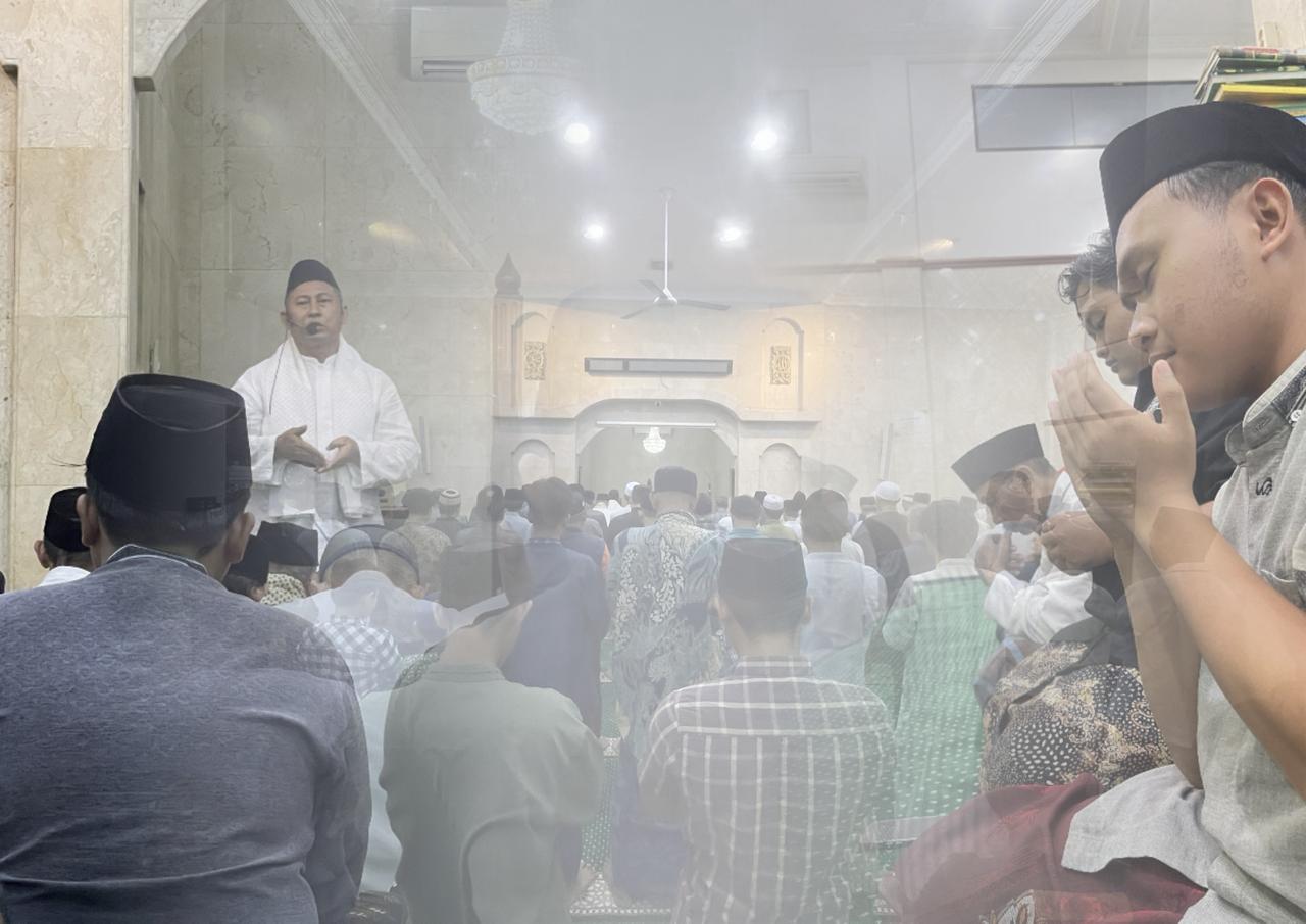Malam 1 Ramadhan Disambut Penuh Khidmat dan Kebahagiaan di Masjid Baiturrochman Malam 1 Ramadhan Disambut Penuh Khidmat dan Kebahagiaan di Masjid Baiturrochman