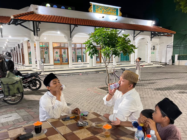 MALAM 1 MUHARRAM 1448 H DI MASJID BAITURROCHMAN GUNUNGANYAR LOR BERLANGSUNG KHIDMAT DAN PENUH KEBERKAHAN